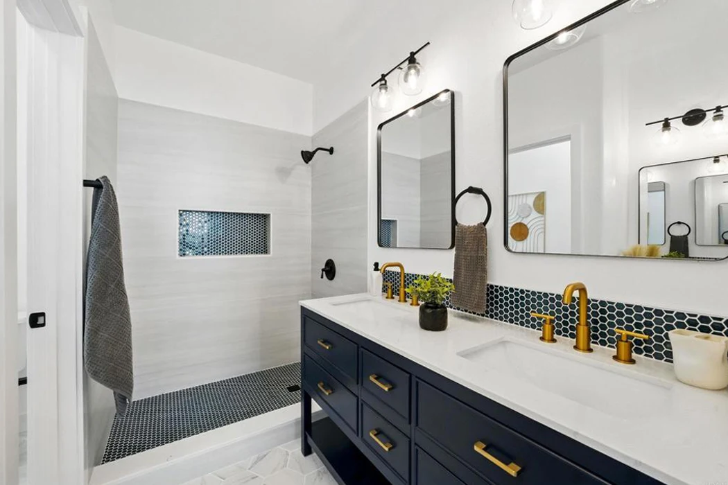 6417 Terraza Portico Carlsbad Restroom